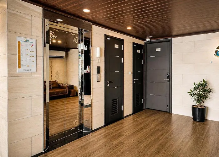 Hotel Khach San Cat House