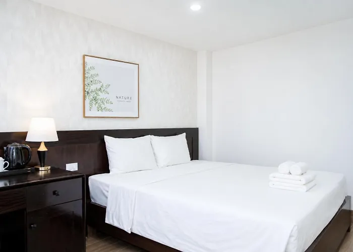 Khach San Cat House Hotel