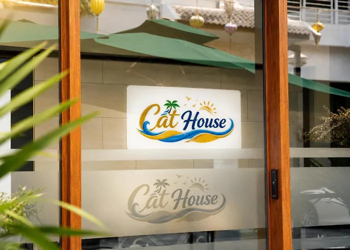 Khach San Cat House Hotel *