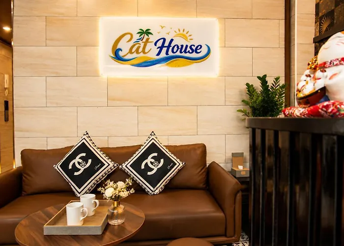 Khach San Cat House Hotel